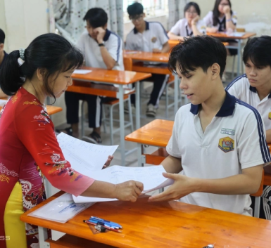 Nhiều tỉnh, th&agrave;nh đề xuất thi tốt nghiệp THPT sớm ba tuần